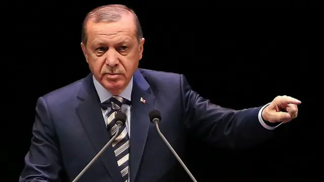 AKP'nin süresiz yoksulluk nafakasını evlilik süresine göre sınırlandırmayı öngören taslağına