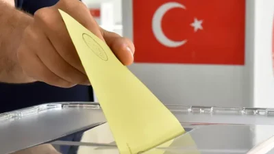 Türkiye'de erken seçim tartışmalarını alevlendirecek yeni bir iddia ortaya atıldı.