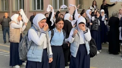 Azerbaycan’da okullarında başörtüsü tartışması gündemde... Ancak benzer kısıtlamalar Kazakistan, Özbekistan