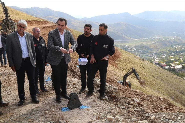 Bitlis'in Gazibey ve 8 Ağustos mahallelerini çığ riskinden korumak amacıyla