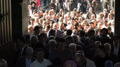 Yeniden Refah Partisi Genel Başkanı Fatih Erbakan, Diyarbakır temaslarında ana