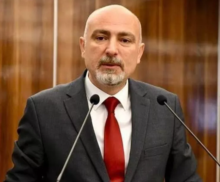 Hopa Belediyesi, Eti Bakır A.Ş'nin hibe ettiği beton mikserini iade