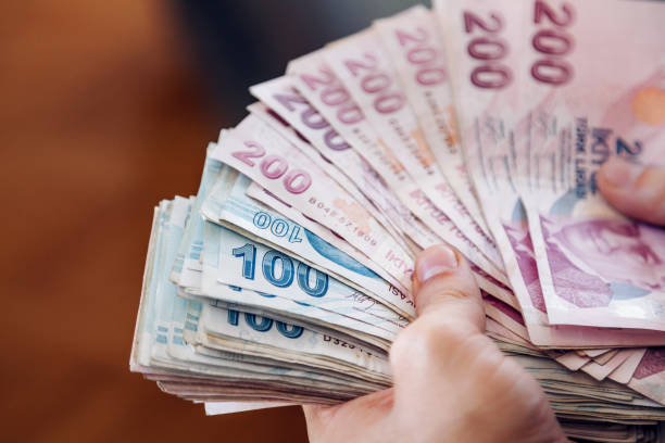 2027 yılında 19,9 trilyon liralık net vergi tahsilatı hedeflenirken bunun