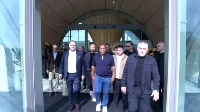 Dünyaca ünlü boksör Mike Tyson, bir dizi projesi için ailesiyle