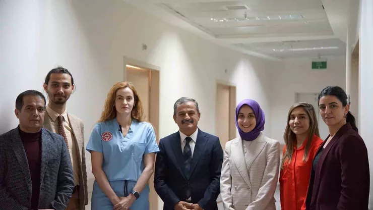 Muş Devlet Hastanesinde İstanbul'daki TÜSEB İDEA merkezinden yaklaşık 1400 kilometre